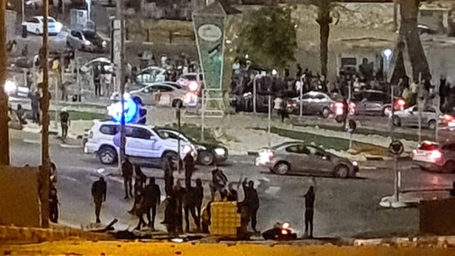 اعتقال 9 مشتبهين لإعتدائهم على عائلة يهودية في أم الفحم